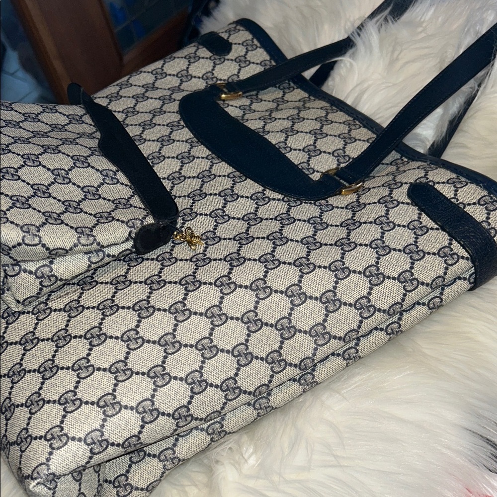 🔥GUCCI BUNDLE🔥Navy and Beige Women's Bundle Tote & Make up/Clutch Bags - Picture 5 of 5